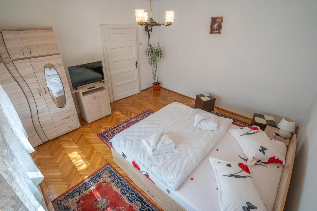 Doi Bujori Appartement Alba Iulia Buitenkant foto